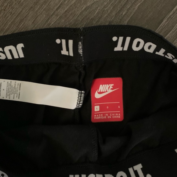 Nike Leggings - Picture 3 of 3